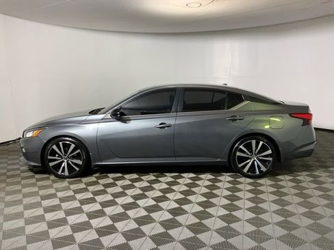Used 2019 Nissan Altima 2.5 SR w/ SR Premium Package image 9