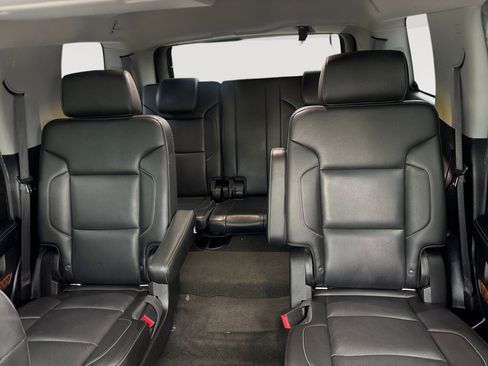 Used 2018 Chevrolet Tahoe Premier AWD/4WD image 26