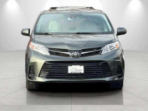 Used 2020 Toyota Sienna LE image 10