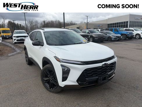 Used 2024 Chevrolet Trax ACTIV w/ Driver Confidence Package image 1