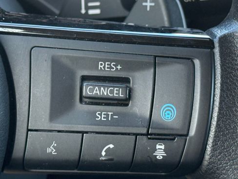 Used 2023 Nissan Rogue SV image 16