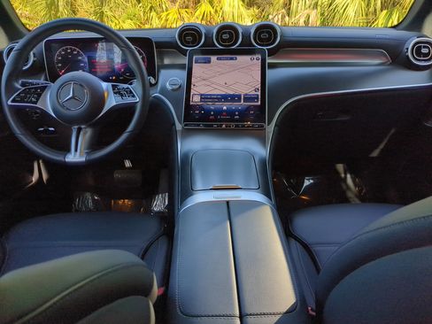 Used 2024 Mercedes-Benz GLC 300 4MATIC image 15