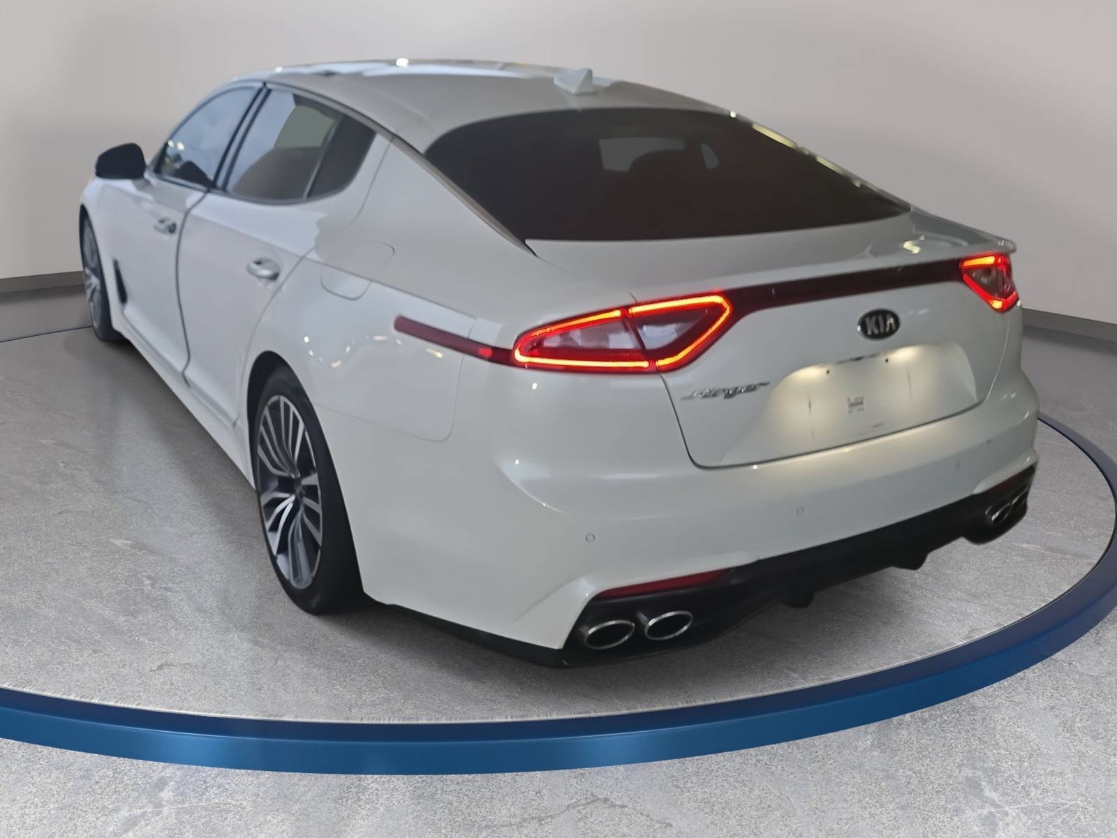 Used 2018 Kia Stinger Premium RWD image 7