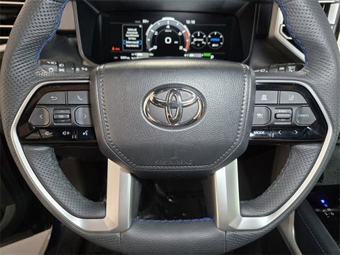 Used 2025 Toyota Sequoia Platinum image 31