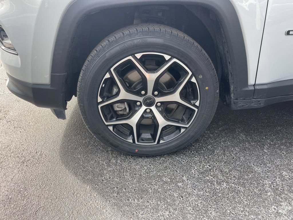 Used 2025 Jeep Compass Limited AWD/4WD image 10