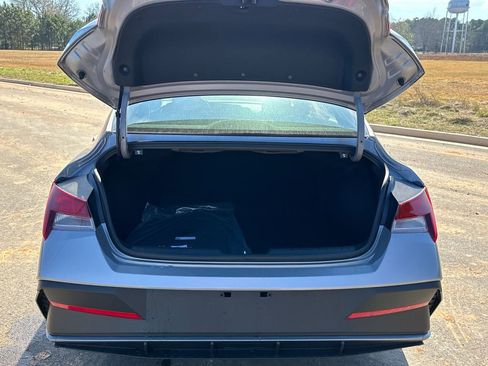 New 2026 Hyundai Elantra Sport image 18