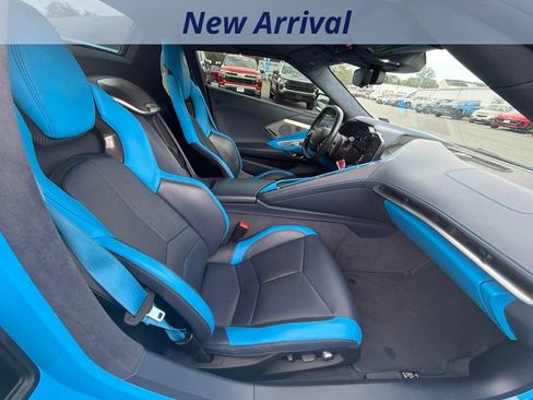 Used 2021 Chevrolet Corvette Stingray Premium Conv w/ Z51 Performance Package RWD image 4