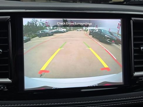 Used 2024 Chrysler Pacifica Touring image 24