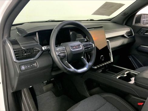 Used 2025 GMC Acadia Elevation AWD/4WD image 14