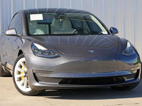 Used 2022 Tesla Model 3 image 4