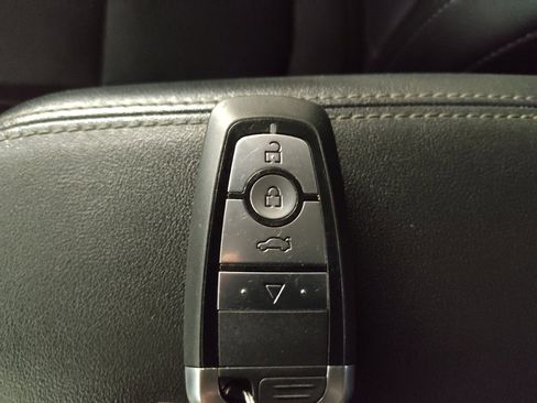 Used 2024 Kia Seltos EX FWD image 32