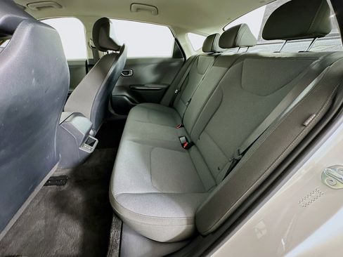 Used 2025 Kia K4 LXS image 25