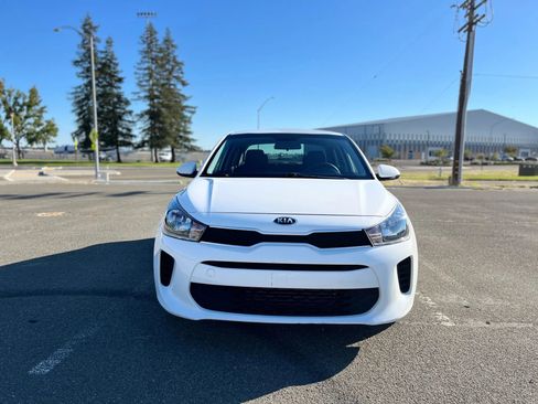 Used 2020 Kia Rio S image 2
