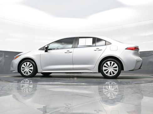 Used 2020 Toyota Corolla LE image 27