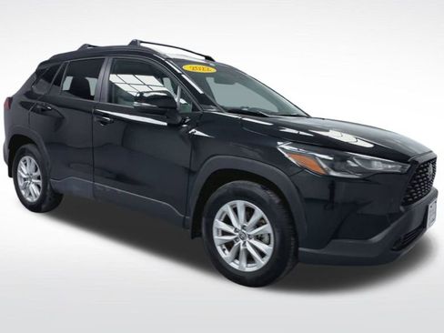 Certified 2022 Toyota Corolla Cross LE image 17