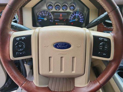 Used 2014 Ford F250 King Ranch w/ FX4 Off-Road Package AWD/4WD image 20
