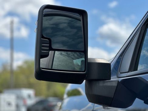 Used 2021 Chevrolet Silverado 2500 LT w/ Convenience Package image 17