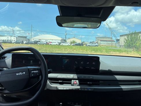 Used 2025 Kia K4 FWD image 31