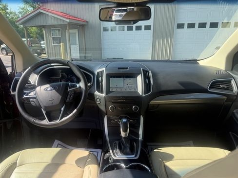 Used 2018 Ford Edge SEL w/ Equipment Group 201A AWD/4WD image 25