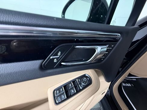 New 2025 Porsche Macan image 27