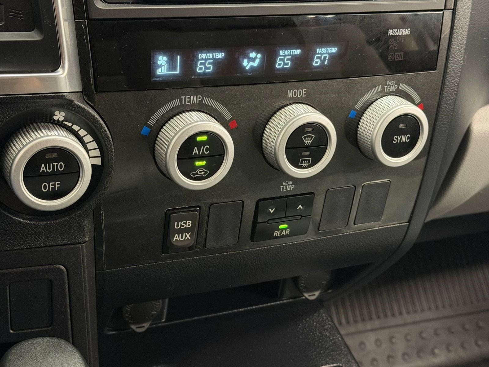 Used 2019 Toyota Sequoia SR5 AWD/4WD image 18