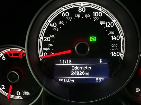 Used 2018 Volkswagen Beetle 2.0T S image 15