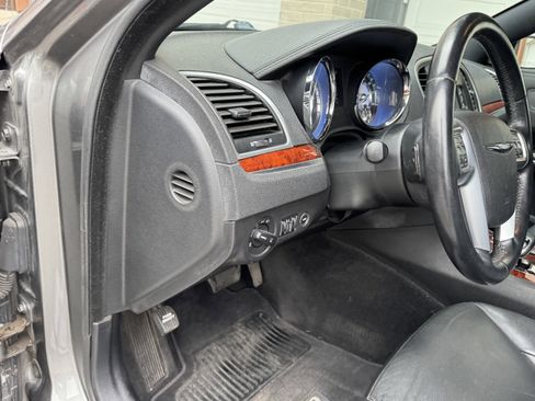 Used 2012 Chrysler 300 Limited AWD/4WD image 18