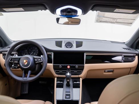 New 2026 Porsche Macan image 11