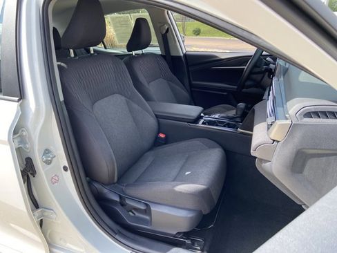 Used 2025 Toyota Camry LE image 19