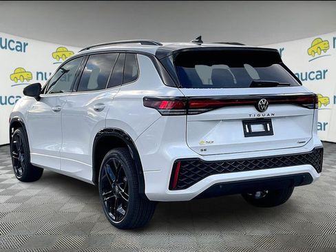 New 2026 Volkswagen Tiguan SE R-Line AWD/4WD image 4