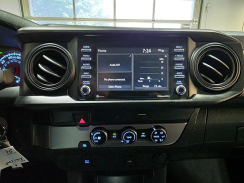 Used 2020 Toyota Tacoma SR image 31