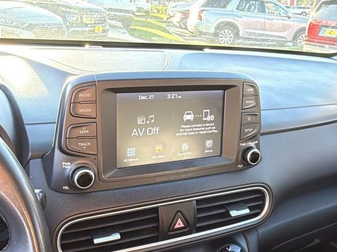 Used 2018 Hyundai Kona SEL image 14