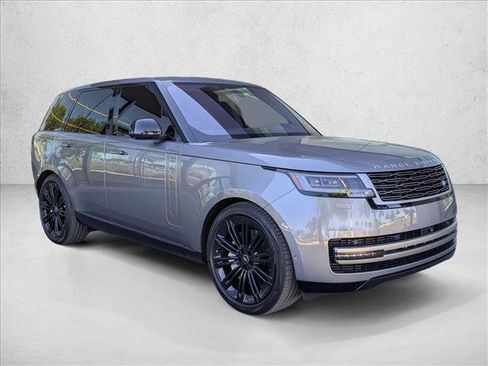 Certified 2023 Land Rover Range Rover SE image 3