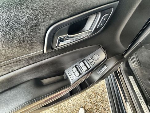 Used 2019 GMC Yukon XL SLT image 21