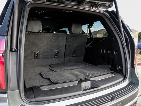 Used 2023 Chevrolet Suburban Premier image 55