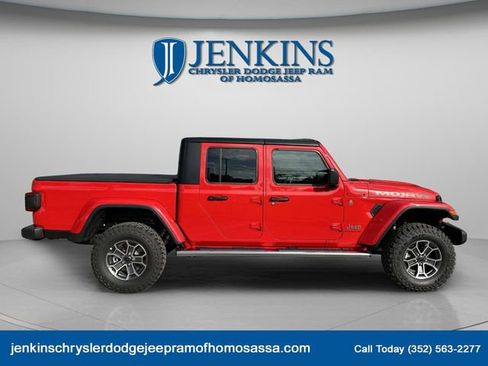 New 2025 Jeep Gladiator Mojave image 3
