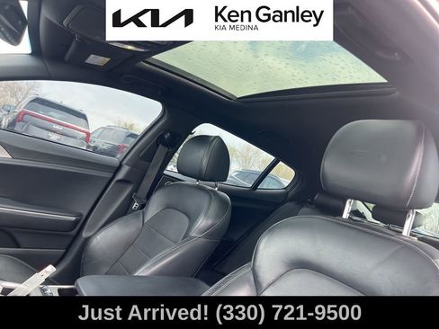 Used 2018 Kia Stinger GT2 image 11