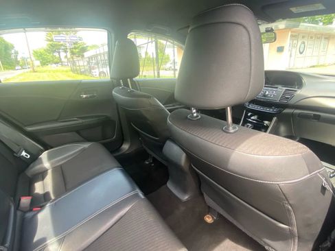 Used 2017 Honda Accord Sport image 16