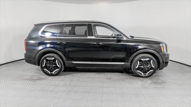 Used 2025 Kia Telluride S FWD image 9