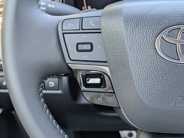 Used 2026 Toyota Camry SE FWD image 21