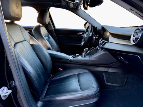 Used 2018 Alfa Romeo Giulia Ti image 20