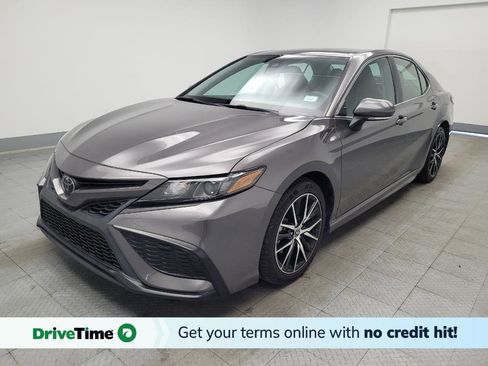 Used 2023 Toyota Camry SE image 1