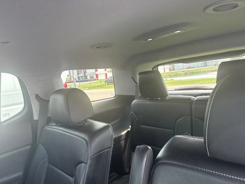 Used 2020 GMC Acadia SLT w/ Premium Package FWD image 9