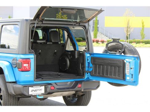 Used 2023 Jeep Wrangler Unlimited Sahara w/ Cold Weather Group AWD/4WD image 31