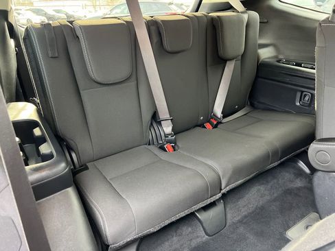 Used 2024 Subaru Ascent Premium w/ Convenience Package image 16