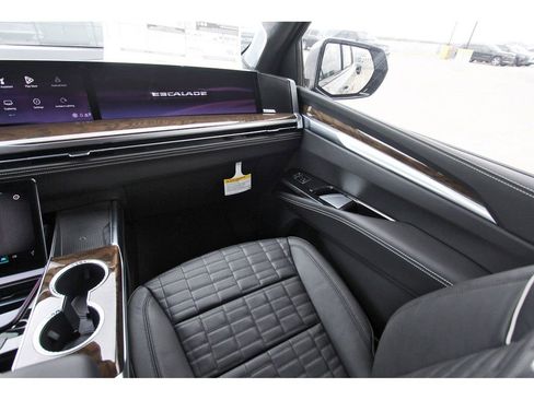 New 2026 Cadillac Escalade Platinum Sport image 10