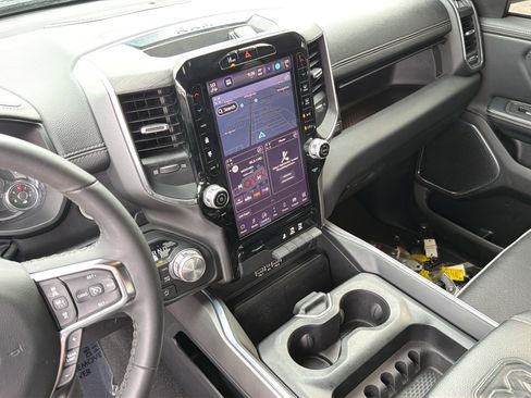 Used 2025 RAM 1500 Laramie AWD/4WD image 19