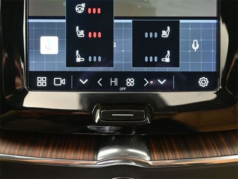 Used 2023 Volvo XC60 B6 Ultimate w/ Climate Package image 23