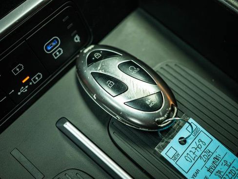 Used 2024 Hyundai Santa Fe SEL FWD image 23