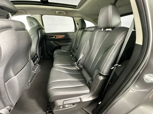 Used 2022 Acura MDX SH-AWD image 25